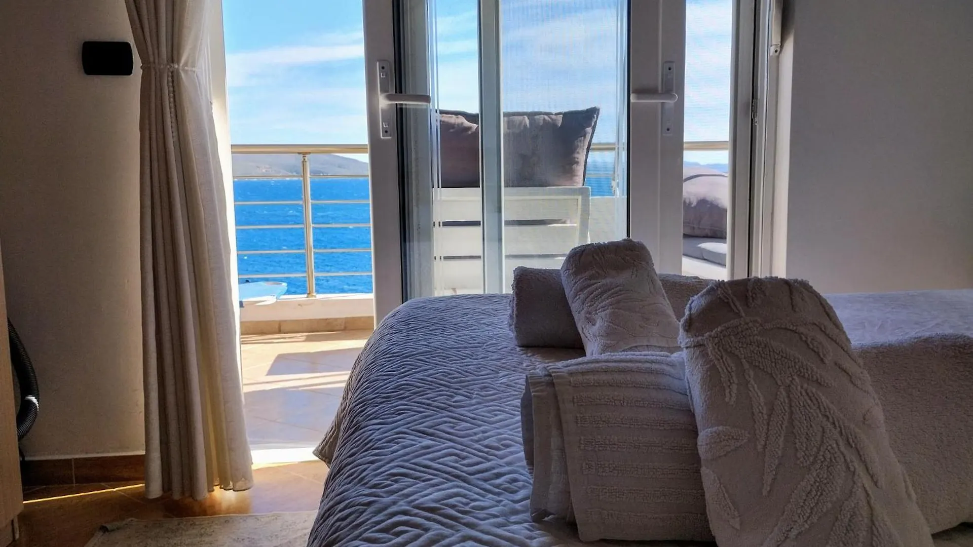 Alpha Seaside Apartment Sarandë