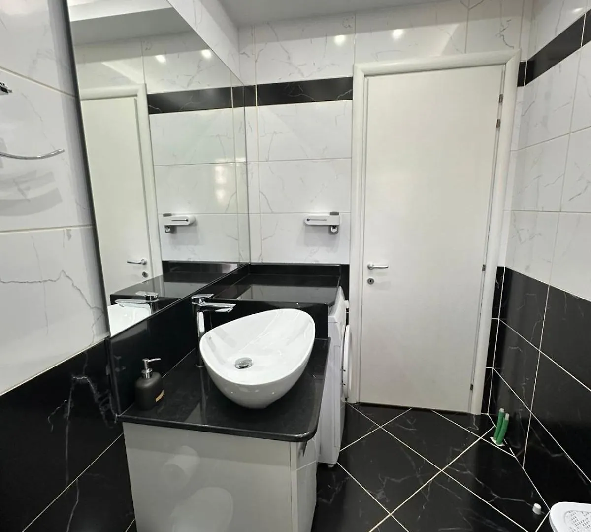 Alpha Seaside Apartment Sarandë