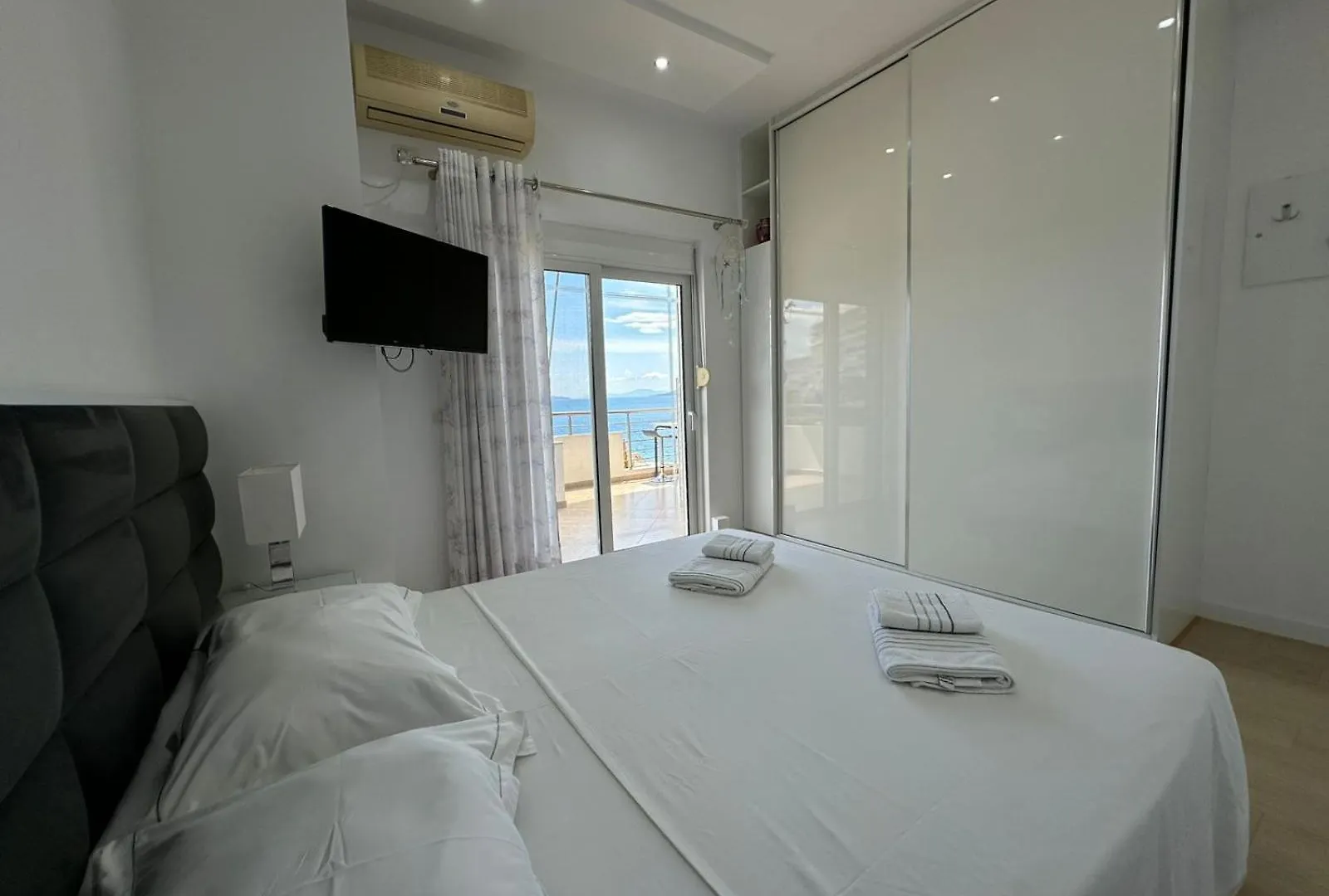 Alpha Seaside Apartment Sarandë 0*,